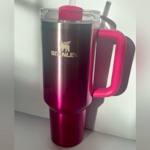 40 oz Stanley Camelia Pink gradient